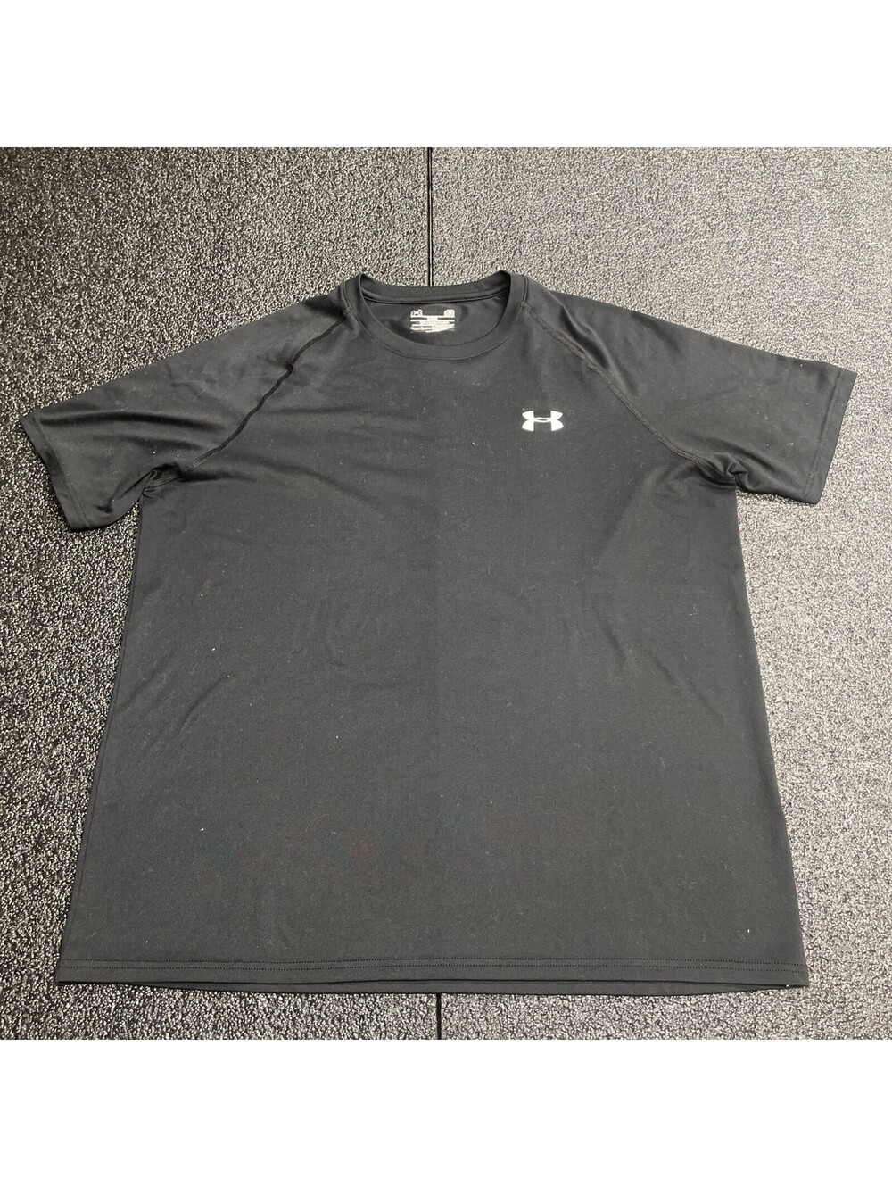 Under Armour Mens Sz Large HeatGear Loose Fit Black Short Sleeve Workout Shirt